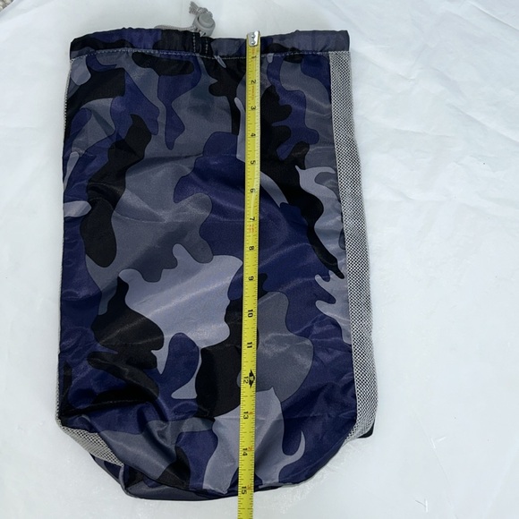 Lug Cinch Pouch in Cano Navy - Picture 6 of 7